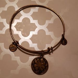 Charm bracelet